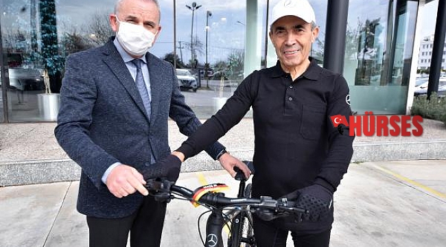 'Demir Adam'a, fitness bisiklet hediyesi