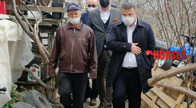 Evi yanan aileye ziyaret