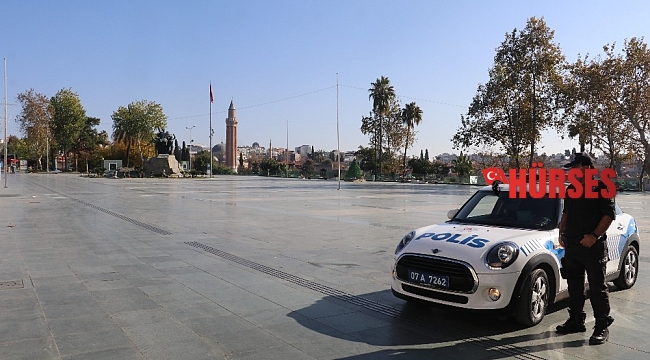 Hafta sonu kısıtlamayı ihlal eden 493 kişiye ceza yağdı