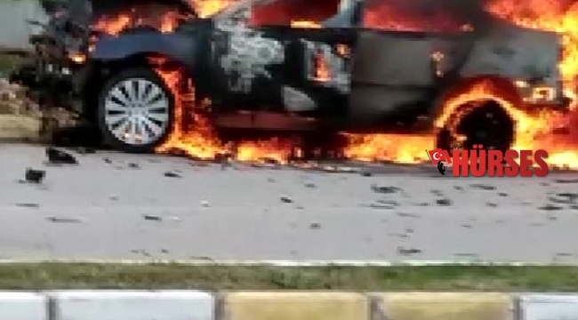 Kamyona çarpan otomobil alev alev yandı