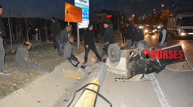 Kazada ikiye bölünen araçtan sağ çıktılar