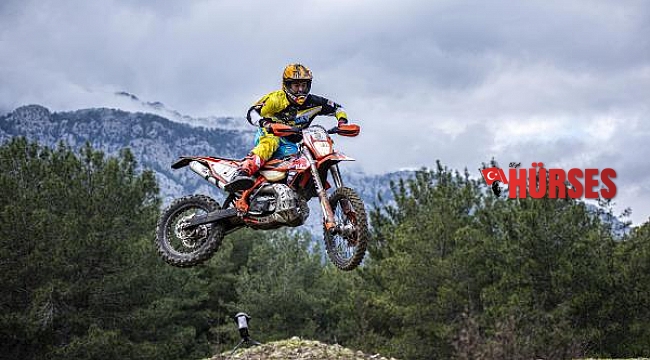 Kemer'de yeni turizm trendi; enduro motosiklet eğitimi