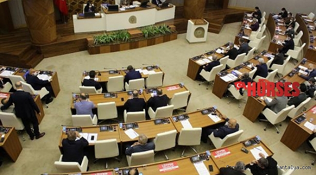 Mecliste tansiyon yüksekti. Antalya kaderine mi terk edildi ?