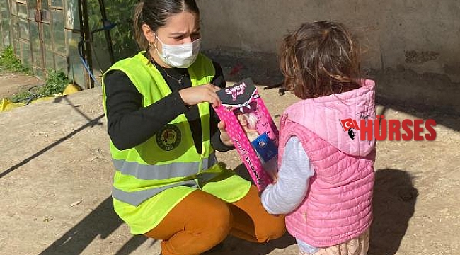 Minik kızlara belediyeden yardım eli