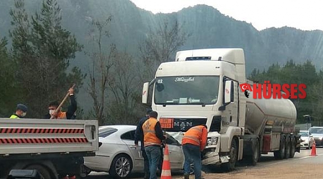 Otomobille tanker çarpıştı: 1 ölü