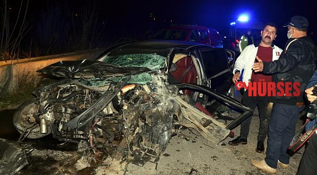 Serik'te çarpışan iki otomobilden biri dereye uçtu: 6 ölü