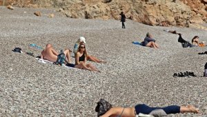 Şubatın son günü kısıtlamadan muaf turistlerin deniz keyfi