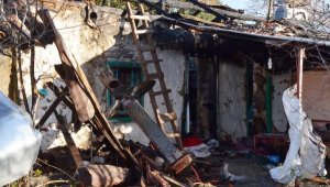 Yatalak yaşlı kadın yangında yaşamını yitirdi