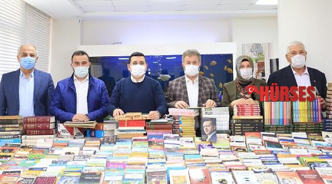 AK Parti'den 5 bin kitap bağışı
