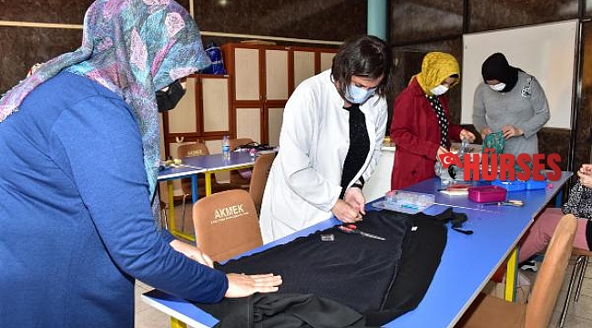 AKMEK kursları tüm hızıyla sürüyor