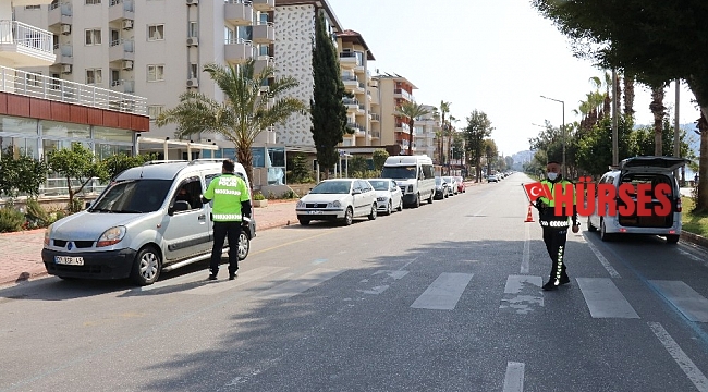 Alanya'da hafta sonu yasağa uymayanlara ceza yağdı