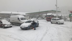 Antalya-Konya karayolunda kar sebebiyle felç olan trafik normale döndü