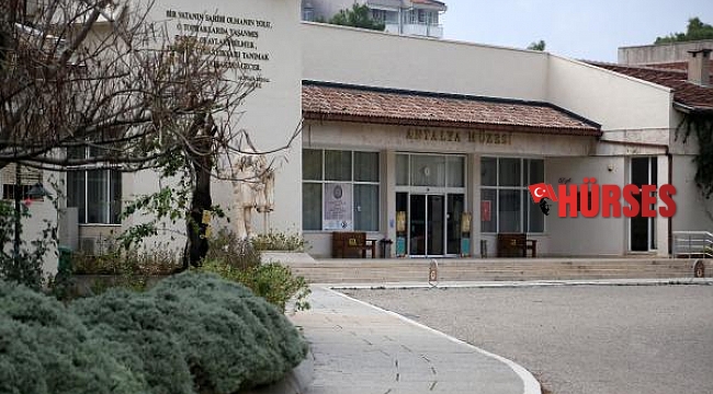 Antalya Müzesi Müdürü Demirel görevine geri döndü