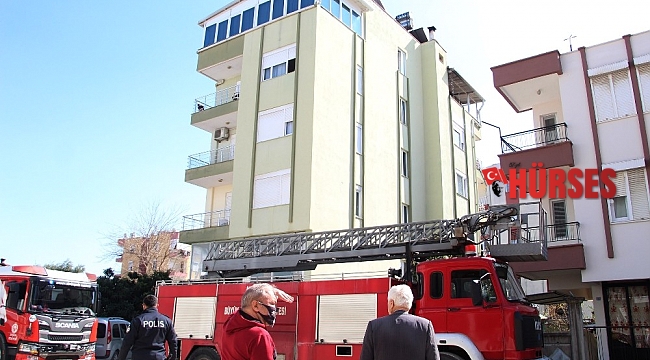 Antalya'da terasta korkutan yangın