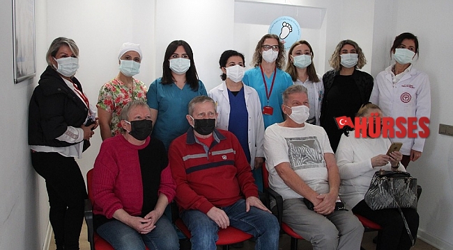 Antalya'da yerleşik yabancılara Kovid-19 aşı uygulaması başladı