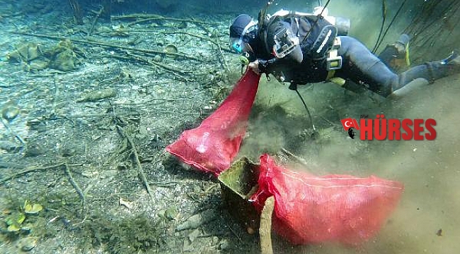 Antalya'nın içme suyu kaynağından çuvallar dolusu çöp çıkartıldı