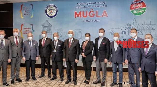 Başkan Böcek Büyükşehir Belediye Başkanları Toplantısı'na katıldı