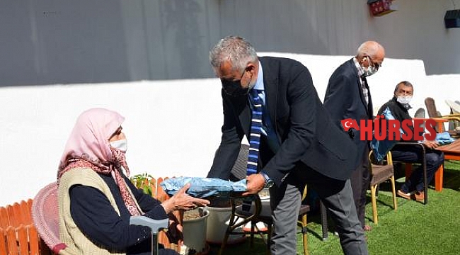 Başkan Şükrü Sözen'den büyüklere moral ziyareti