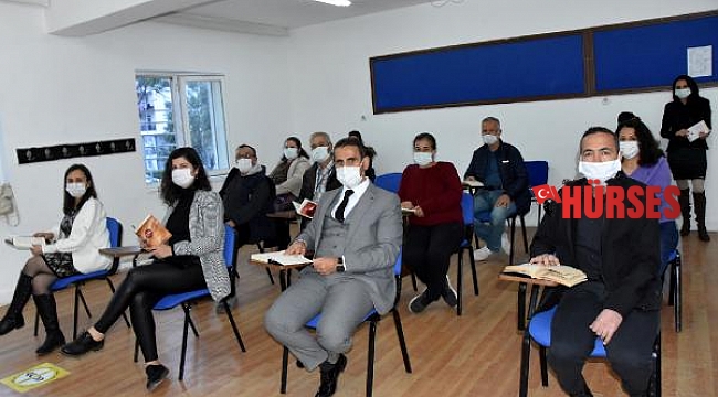Bu kursta kursiyerler okuyor