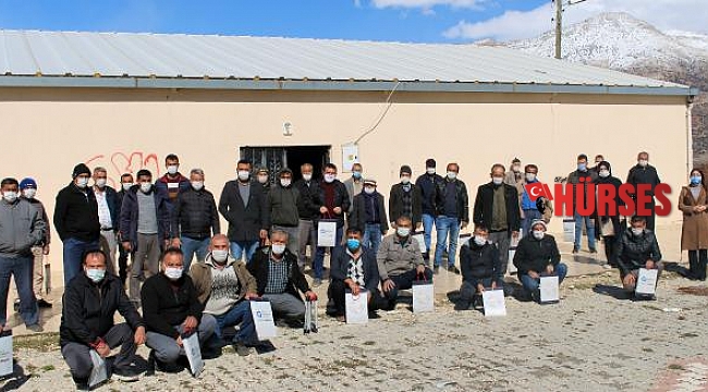 Büyükşehir'den Elmalı'da çiftçi eğitimi