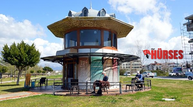 Edebiyat tutkunları bu parkta buluşuyor