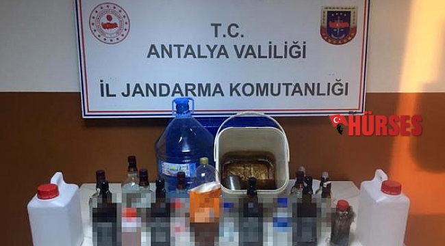Ev ve kıraathaneye kaçak içki baskını