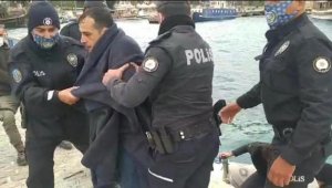 Falezlerde deniz manzarası izlerken 30 metreden düştü