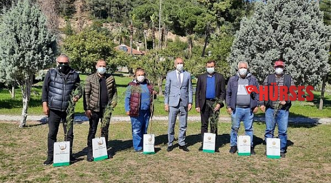 Gazeteciler fidan dikti