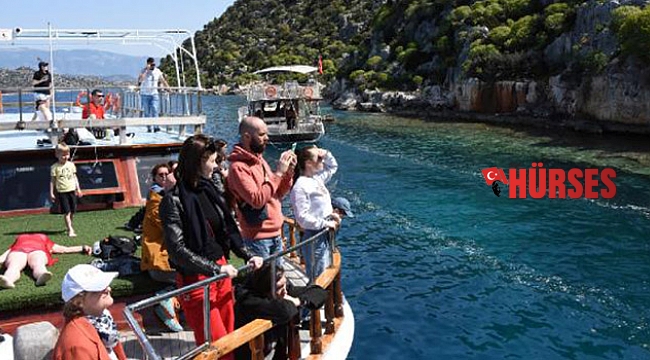 Kekova'da Rus turist hareketliliği