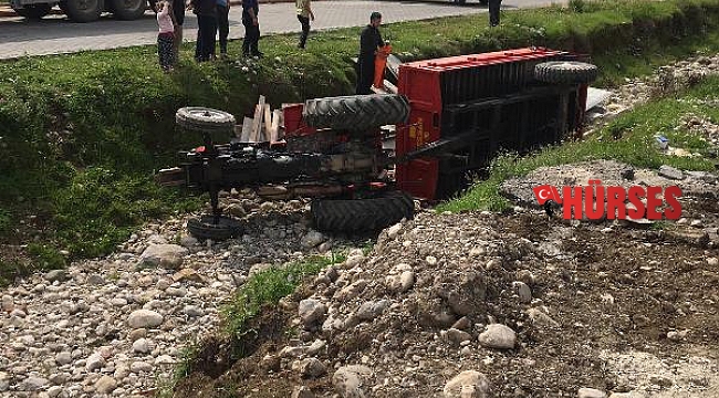 Kemer'de traktör kazası: 2 yaralı
