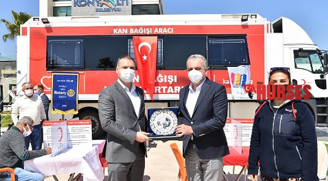 Kızılay'dan Başkan Esen'e 'teşekkür' plaketi