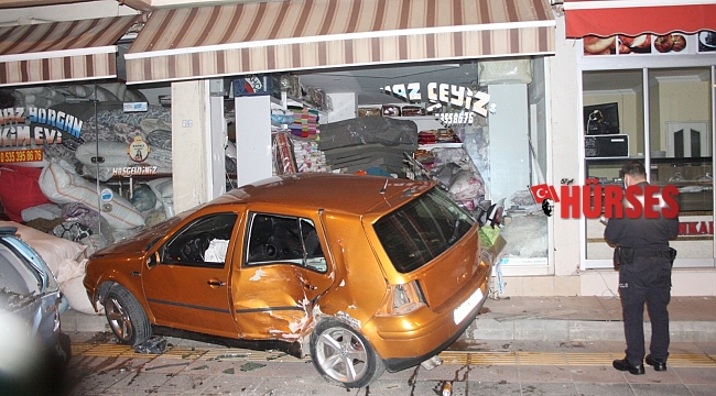 Kontrolden çıkan otomobil ortalığı savaş alanına çevirdi