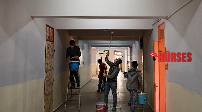 Konyaaltı Belediyesi'nden okullara bakım-onarım