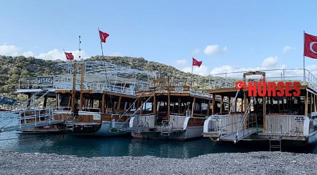 Kötü hava deniz trafiğini durdurdu