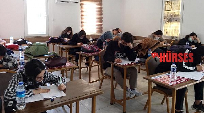 Öğrencilere deneme sınavı
