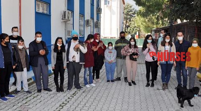 Özel öğrenciler engelli hayvanlara kucak açtı