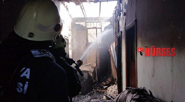 Prefabrik evde yangın çıktı