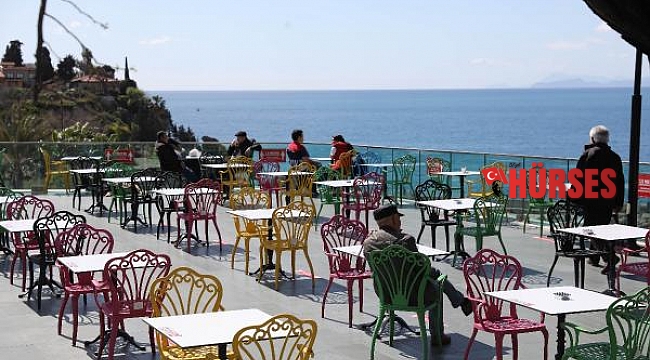 Tophane Çay Bahçesi açıldı