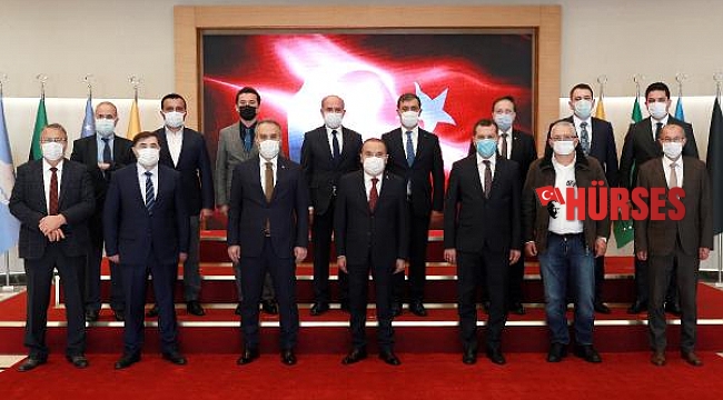 Yağlı Güreş Düzenleyen Kentler Birliği'nden Başkan Böcek'e ziyaret