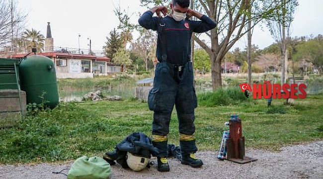 24 yaşındaki itfaiye eri, 200 yıllık geleneği sürdürüyor