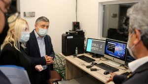 AÜ Rektörü Özkan: " Kampüsü boş görmek yüreğimi sızlatıyor"