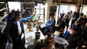 Çöpten çıkan antikalar, açık artırmayla satılıyor