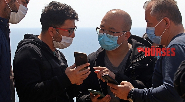 Cüzdanları çalınan Çinli turistler dertlerini anlakamadılar!