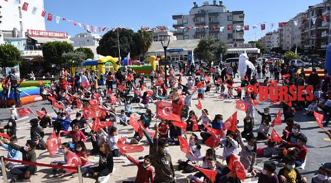 Demreli çocuklar şenlikte eğlendi