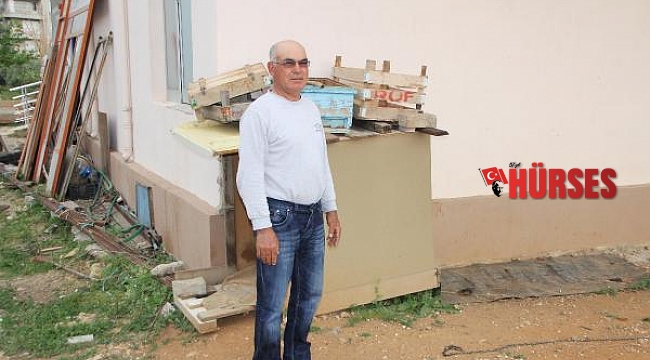 Evin önünde bağlı köpeğe silahlı saldırı kamerada
