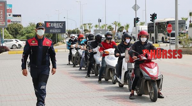 Jandarmadan motokuryelere güvenli sürüş eğitimi