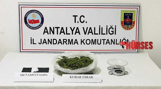 Jandarmadan uyuşturucu satıcılarına suçüstü