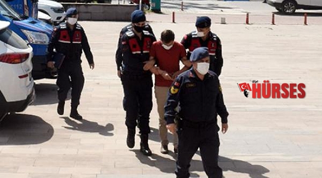 Kısıtlamada kendisini durdurmak isteyen polise çarptı