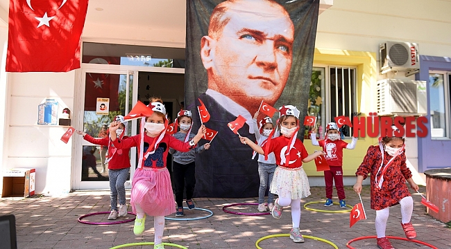 Sağlıkçıların çocukları 23 Nisan'ı kutladı