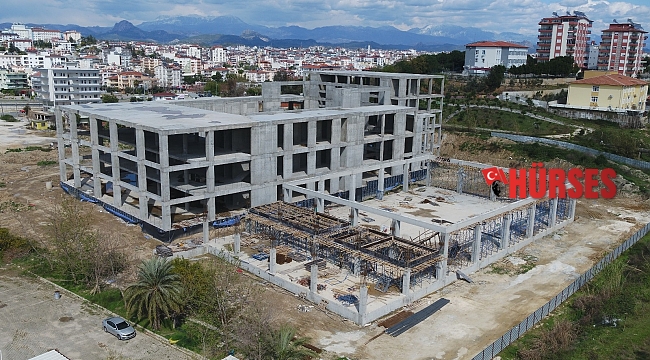 Serik Kültür Merkezi bünyesindeki düğün salonu inşaatı sürüyor